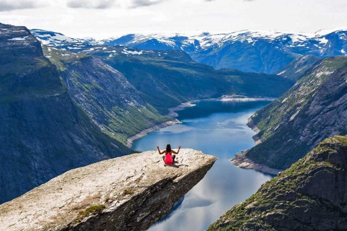 solo travel planning tips and advice